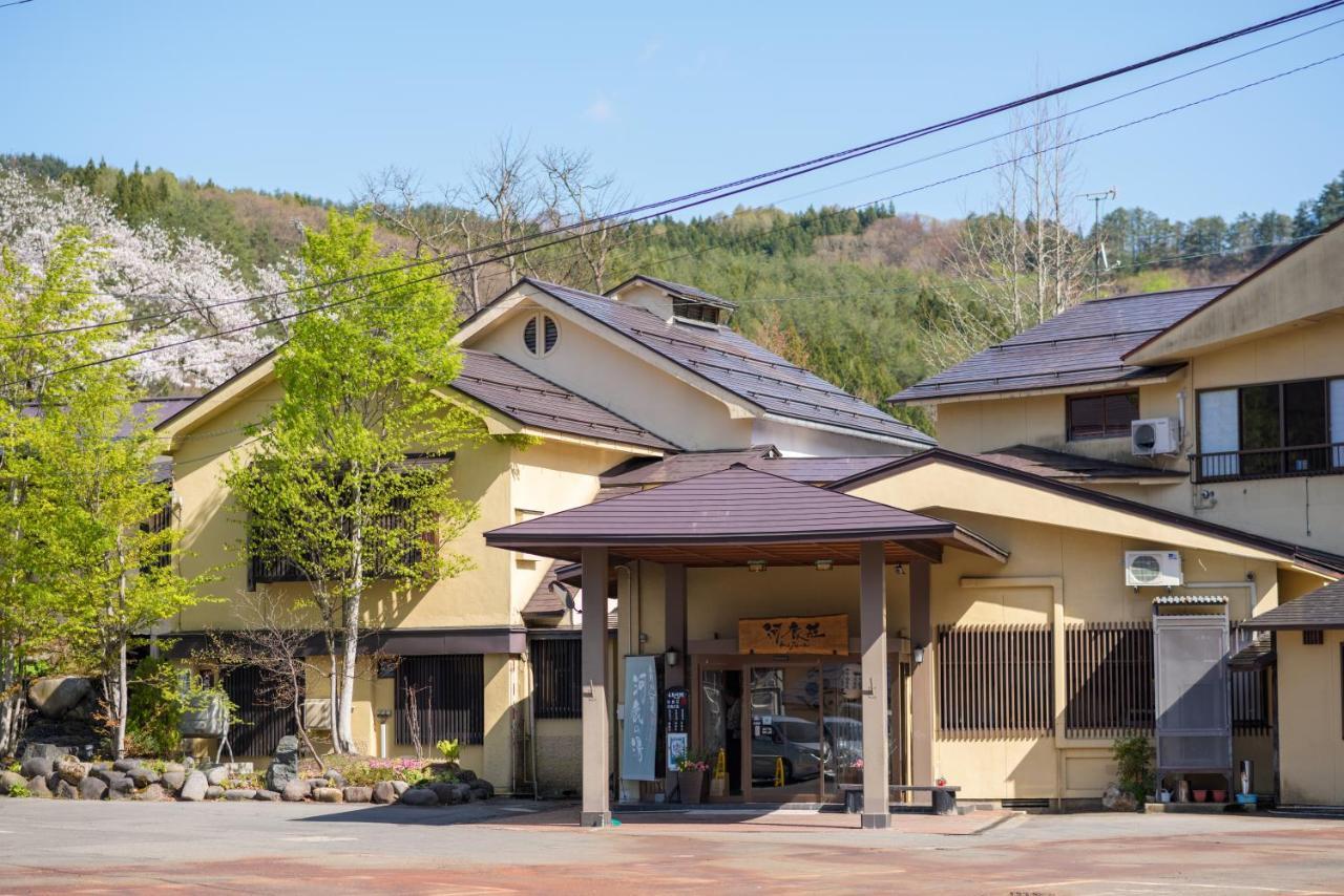 Onogawa Onsen Kajikaso Hotel Йонезава Екстериор снимка